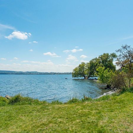 Lakeview Cottage - Rainbow Point Holiday Home Taupo Ngoại thất bức ảnh