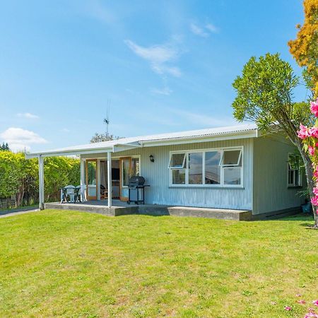 Lakeview Cottage - Rainbow Point Holiday Home Taupo Ngoại thất bức ảnh