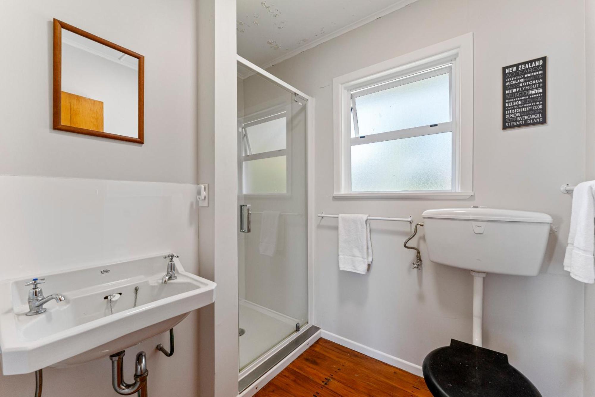 Lakeview Cottage - Rainbow Point Holiday Home Taupo Ngoại thất bức ảnh