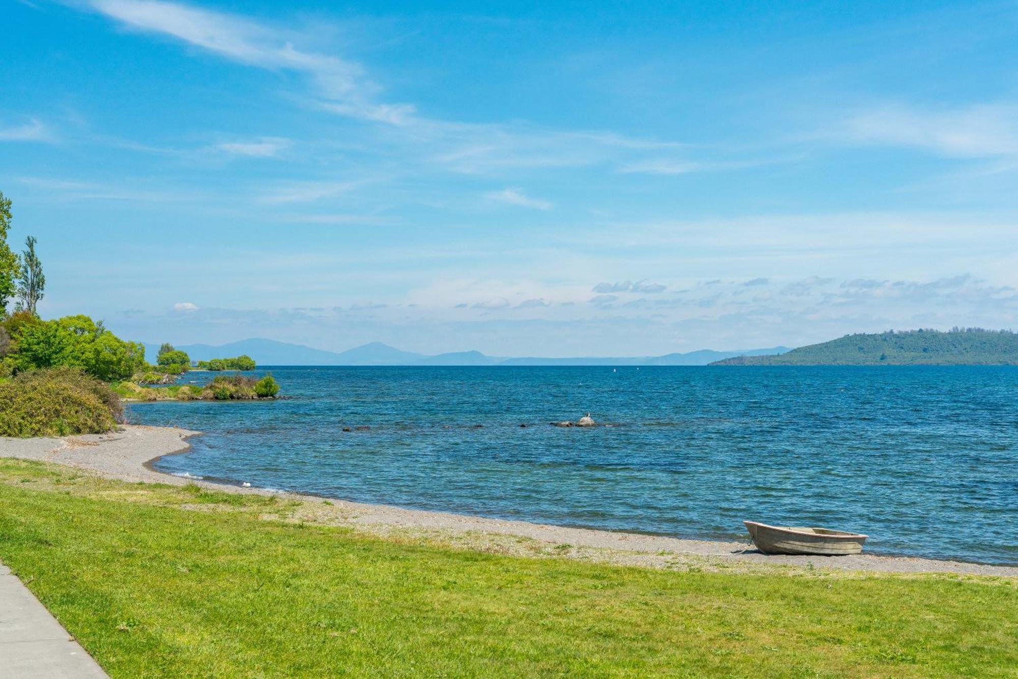 Lakeview Cottage - Rainbow Point Holiday Home Taupo Ngoại thất bức ảnh