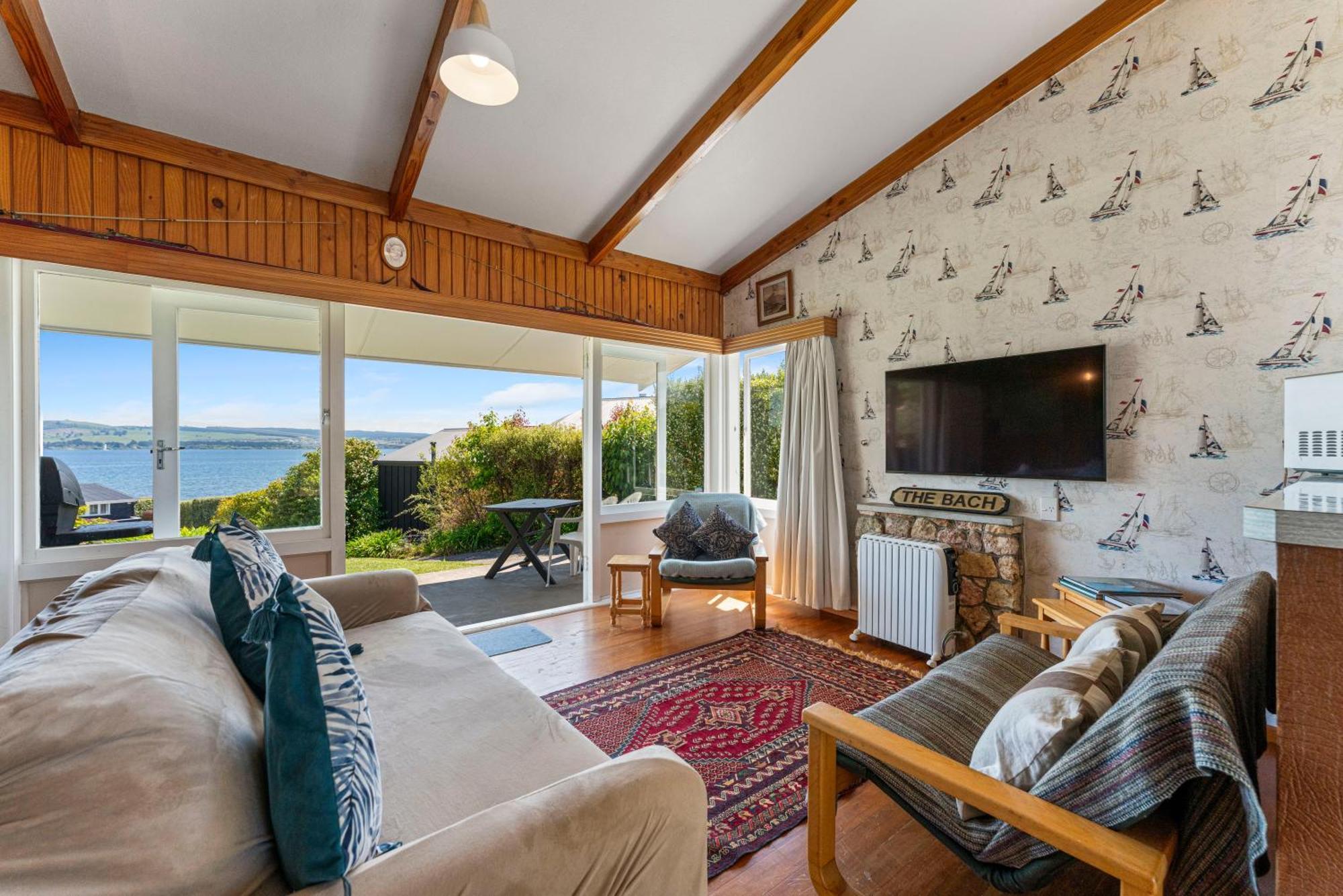 Lakeview Cottage - Rainbow Point Holiday Home Taupo Ngoại thất bức ảnh