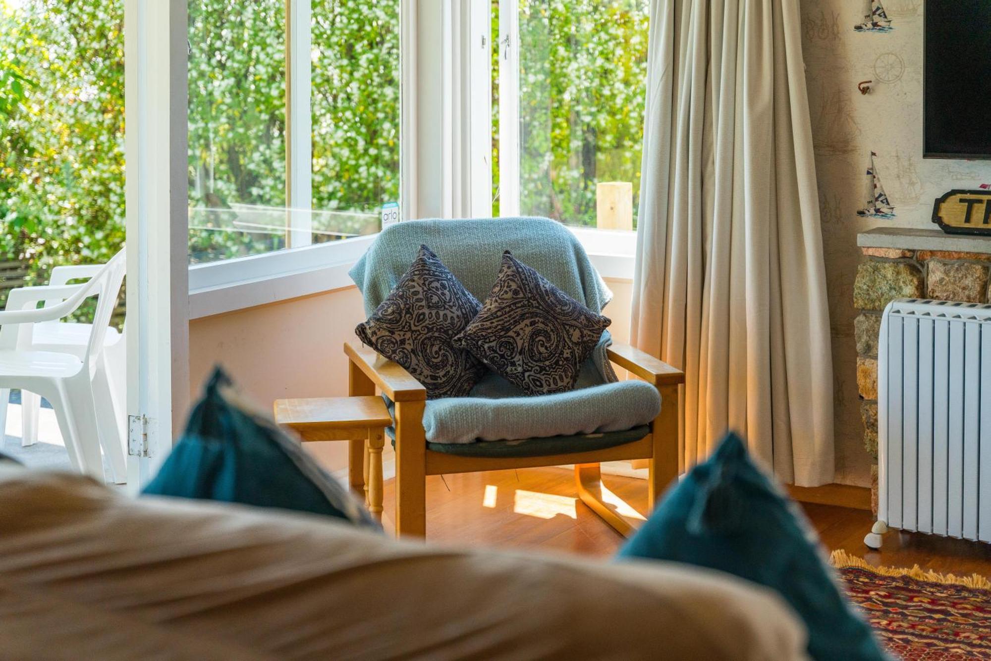 Lakeview Cottage - Rainbow Point Holiday Home Taupo Ngoại thất bức ảnh