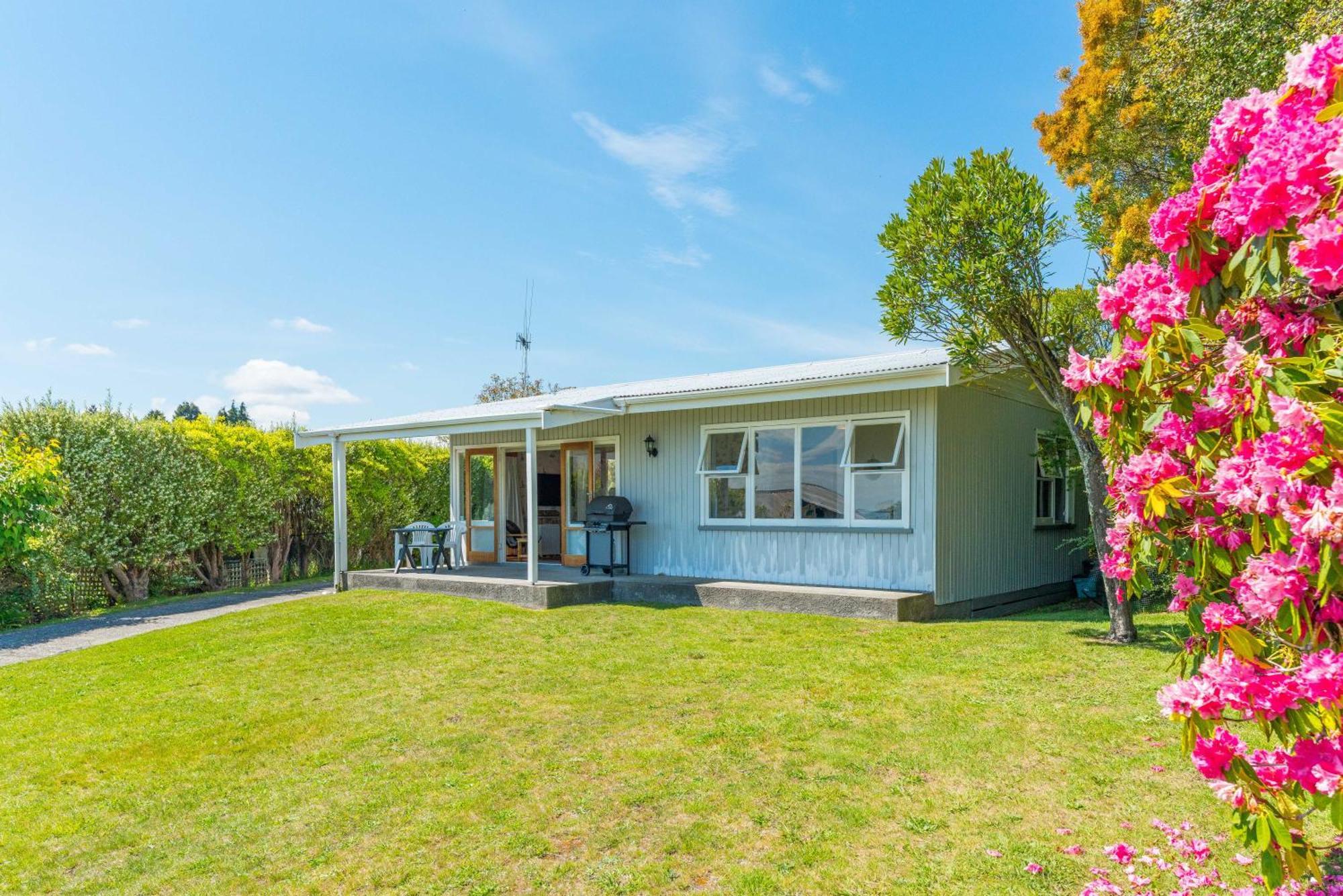 Lakeview Cottage - Rainbow Point Holiday Home Taupo Ngoại thất bức ảnh